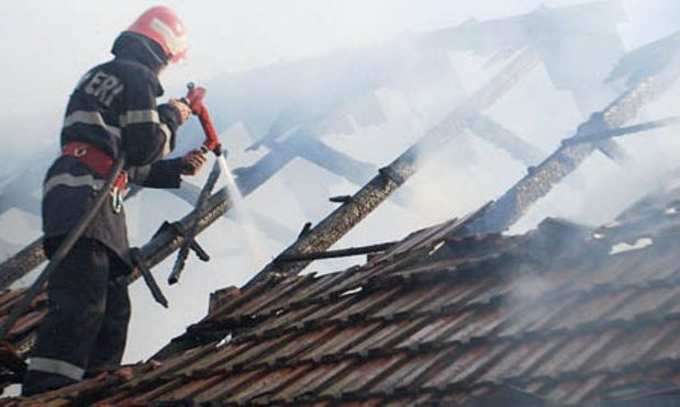 incendiu casă, foto arhivă