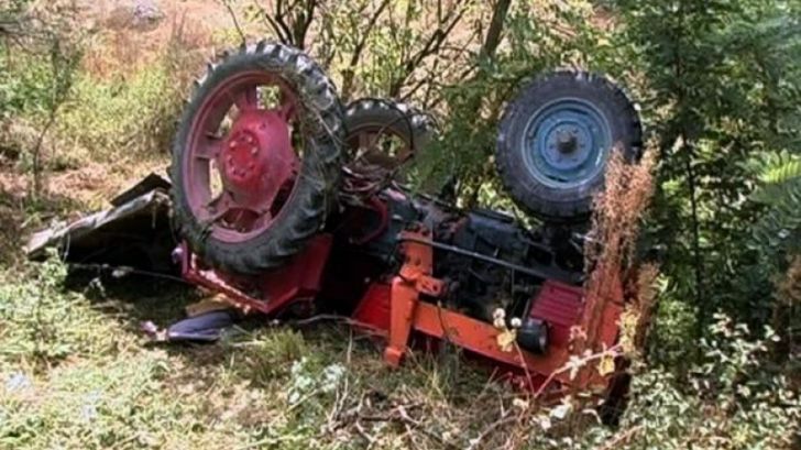 tractor răsturnat, foto arhivă