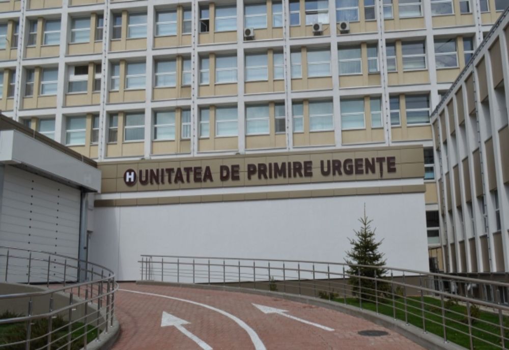 Un bărbat a ajuns la spital după ce s-a tăiat cu flexul