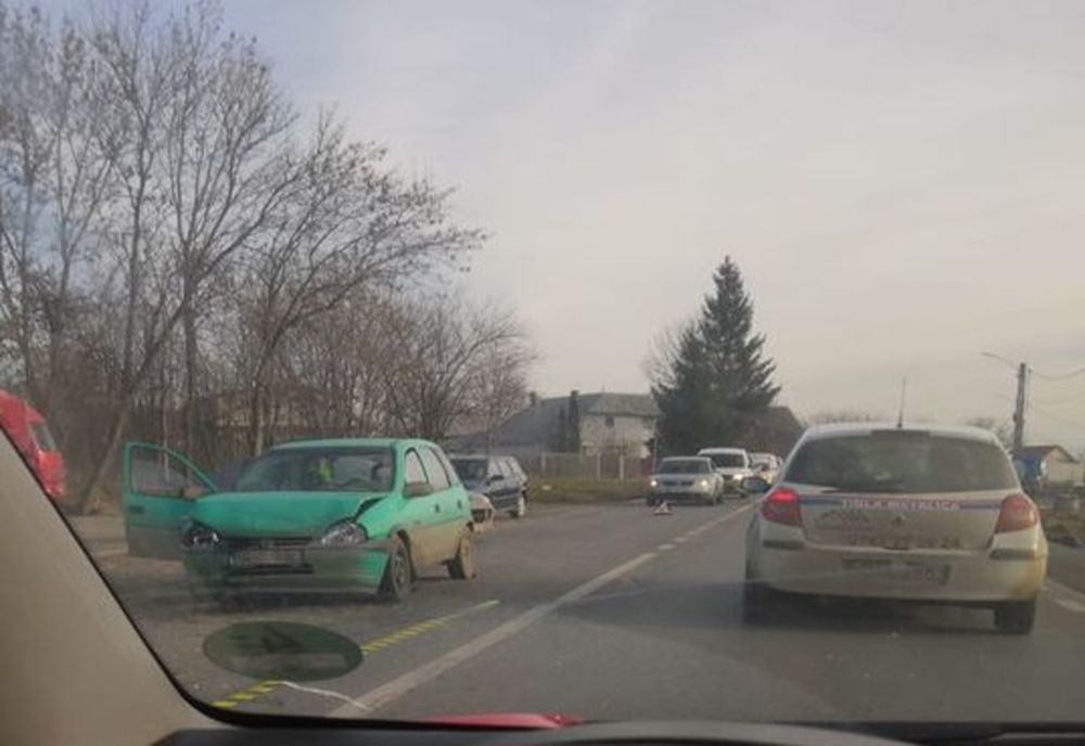Accident rutier cu o victimă după ce două autoturisme au intrat în coliziune FOTO