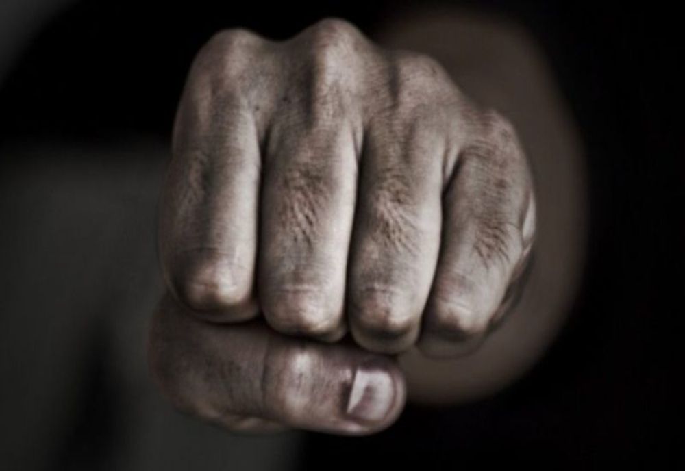 Doi bărbați au fost luați la bătaie pe o stradă din Fălticeni