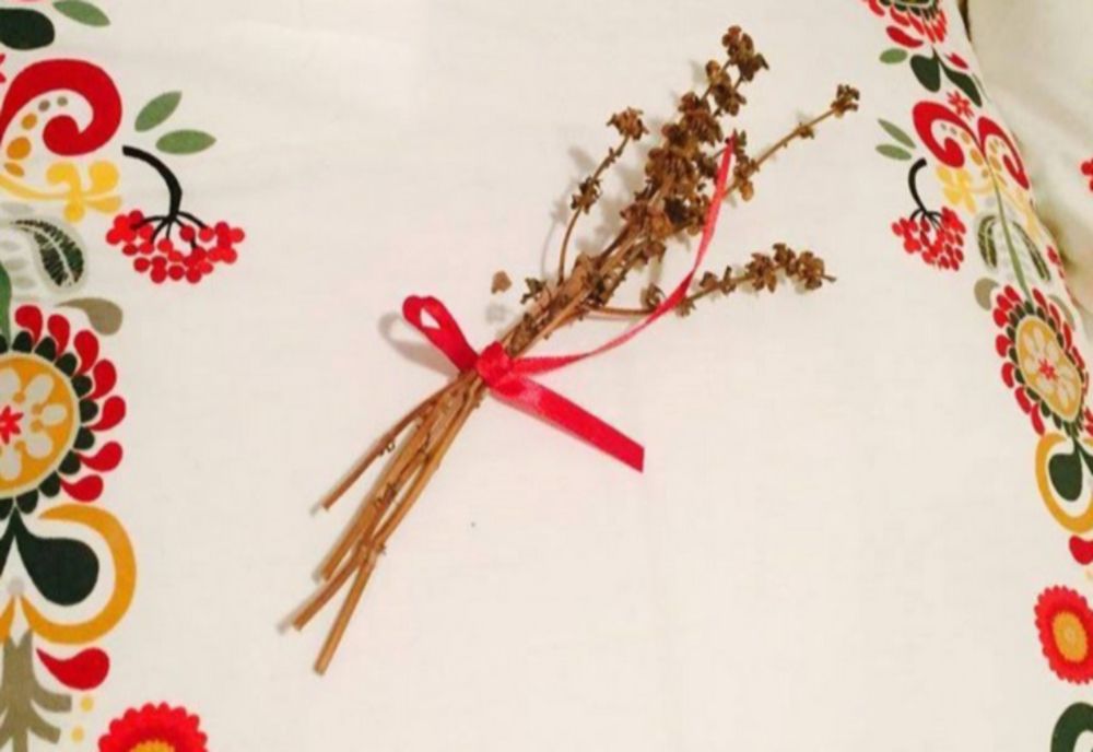  Ce faci cu busuiocul de la Bobotează. De ce se pune, de fapt, busuioc sub pernă