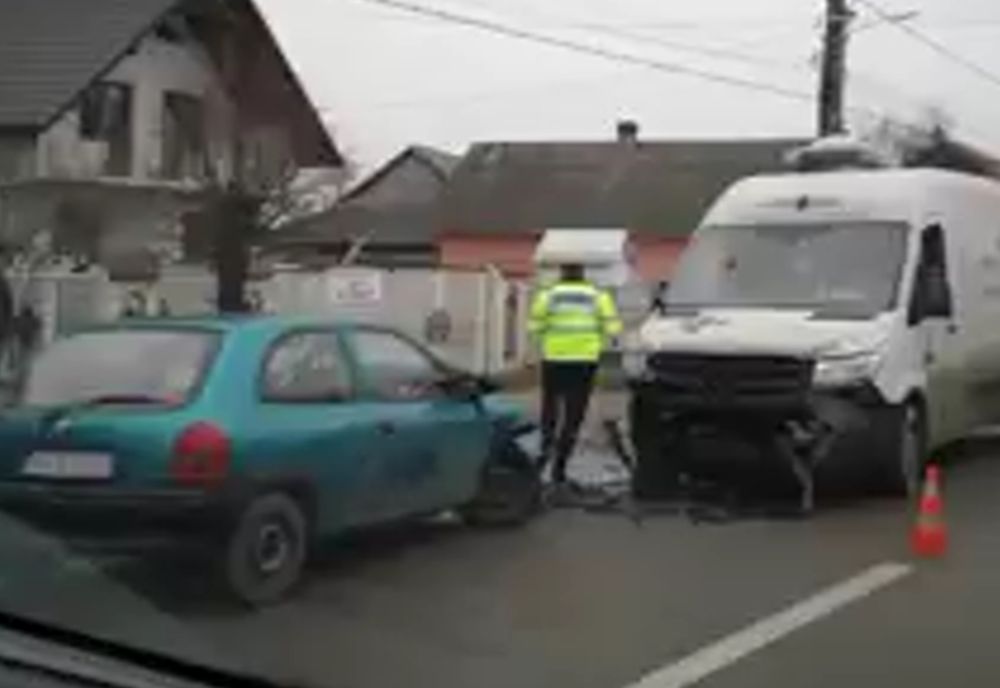 Accident rutier la Milișăuți, cauzat de o depășire neregulamentară FOTO