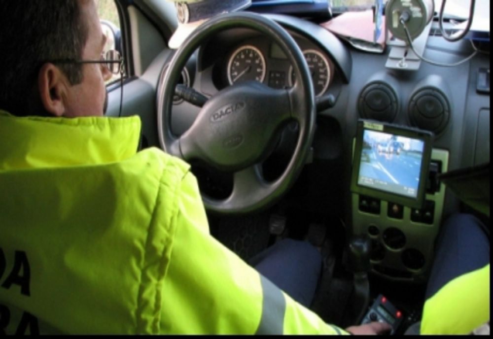  Bărbat urmărit la nivel european prins de polițiști în urma unui control în trafic