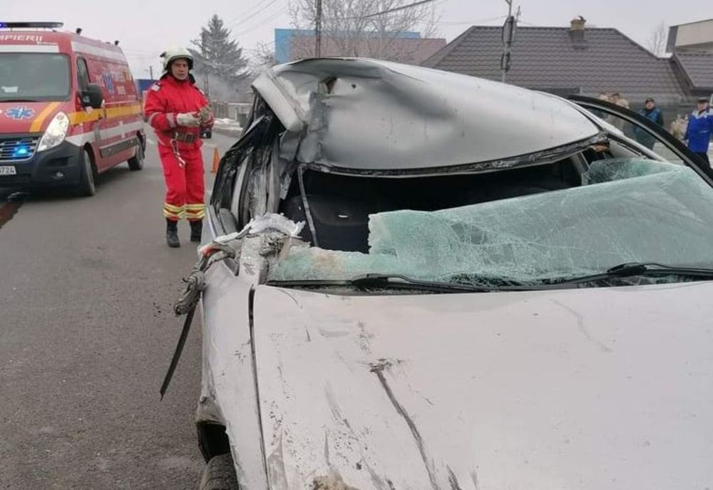 Șase persoane implicate într-un accident rutier, la Șcheia FOTO