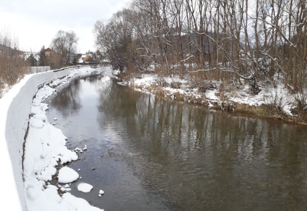 Aglomerări de ghețuri pe râuri din zona de munte a județului Suceava FOTO