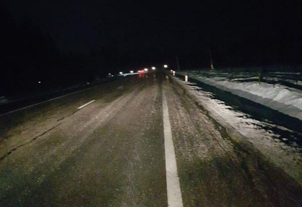 Circulație îngreunată pe Pasul Mestecăniș, din cauza unor tiruri neechipate corespunzător