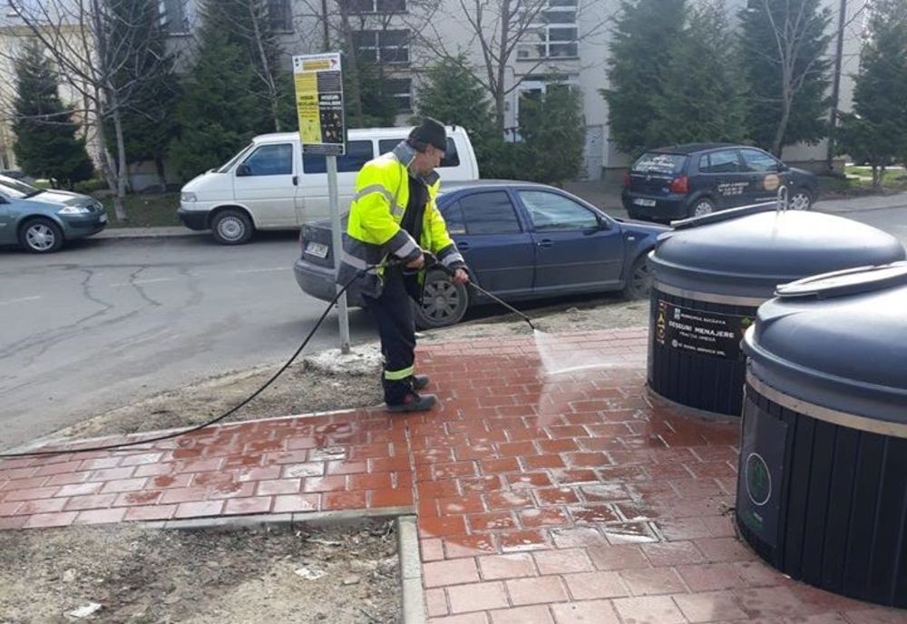 Acțiuni suplimentare de igienizare în municipiul Suceava FOTO