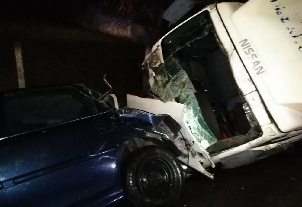 Accident rutier în Mureșenii Bârgăului, între un autocamion și un autoturism