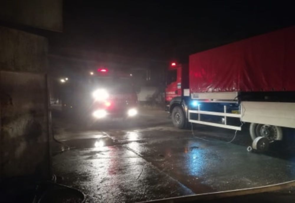 Incendiu la fabrica de mobilă din Rădăuți VIDEO