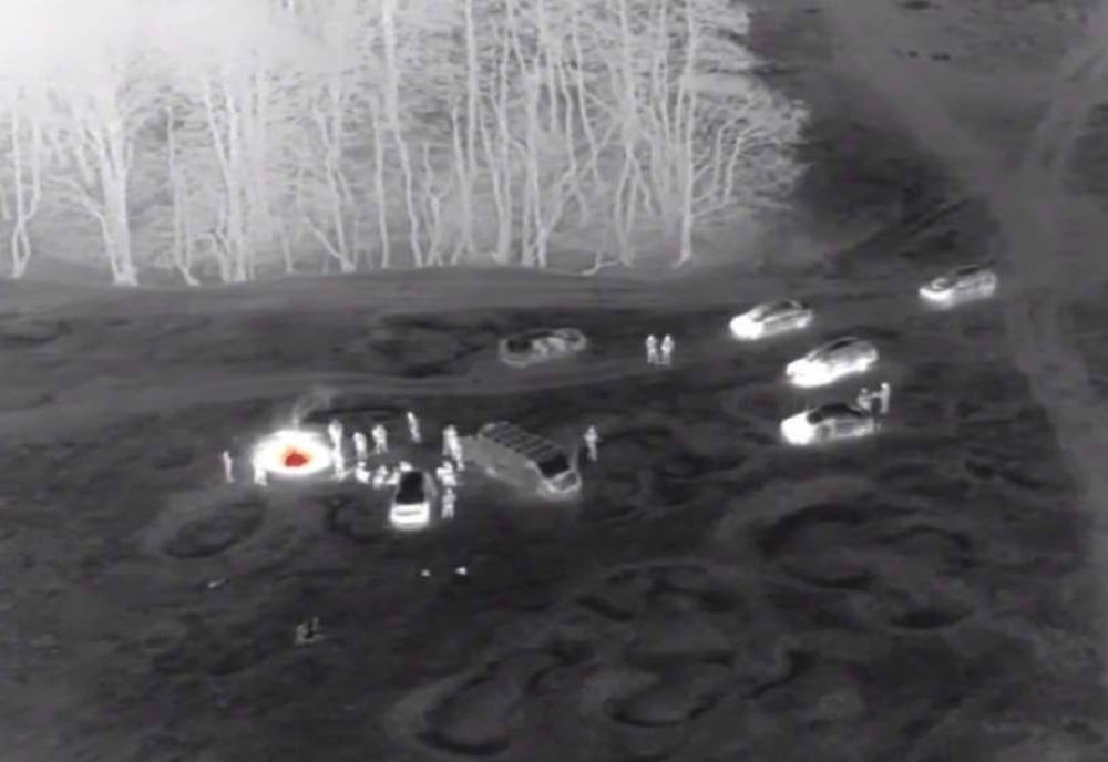 Tineri din Pătrăuți prinși cu ajutorul camerelor de termoviziune în timp ce făceau grătar pe un câmp din localitate VIDEO 