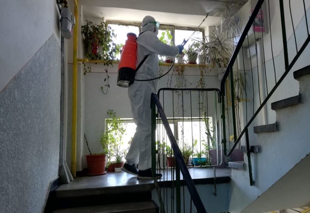 La Suceava a început dezinfecția scărilor de bloc FOTO 