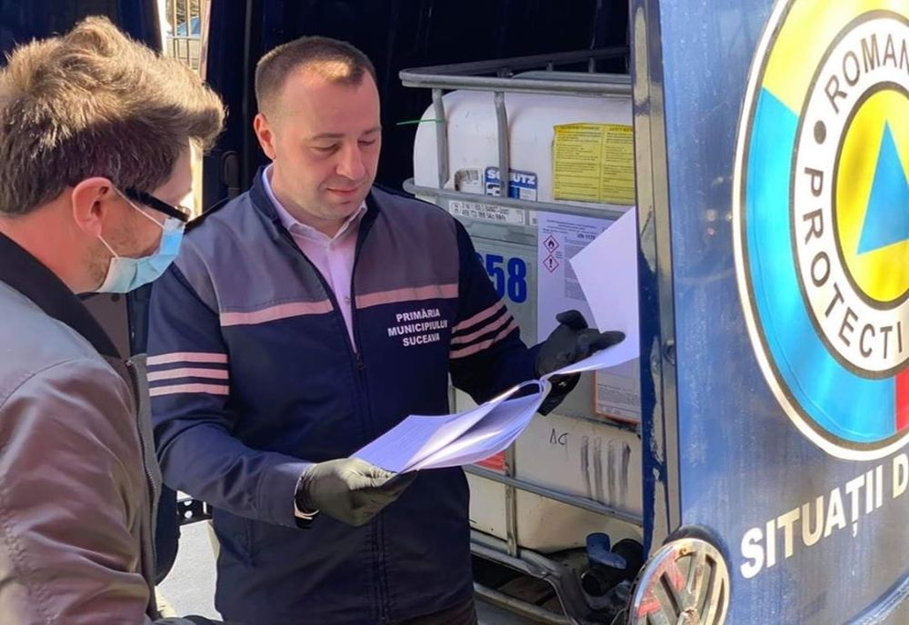 Dispensere cu dezinfectant în toate scările de bloc din municipiul Suceava