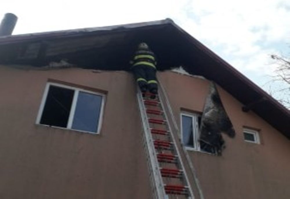 Incendiu la o casă din localitatea Roșcani FOTO 