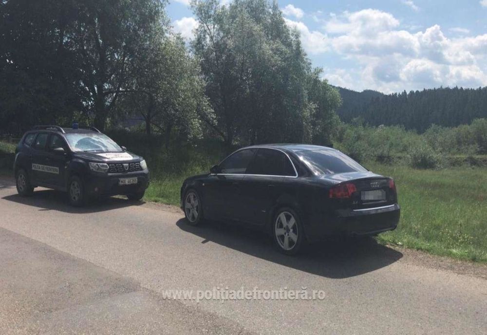 Autoturism cu țigări în valoare de aproape 58.000 de lei, abandonat după o urmărire