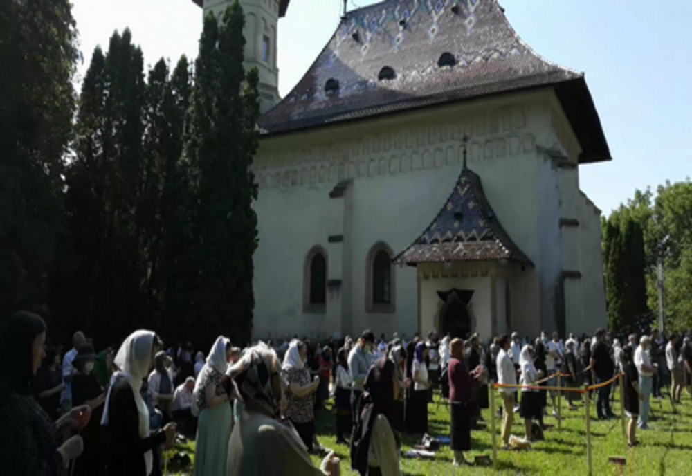 Slujba parastasului de 40 de zile pentru ÎPS Pimen VIDEO