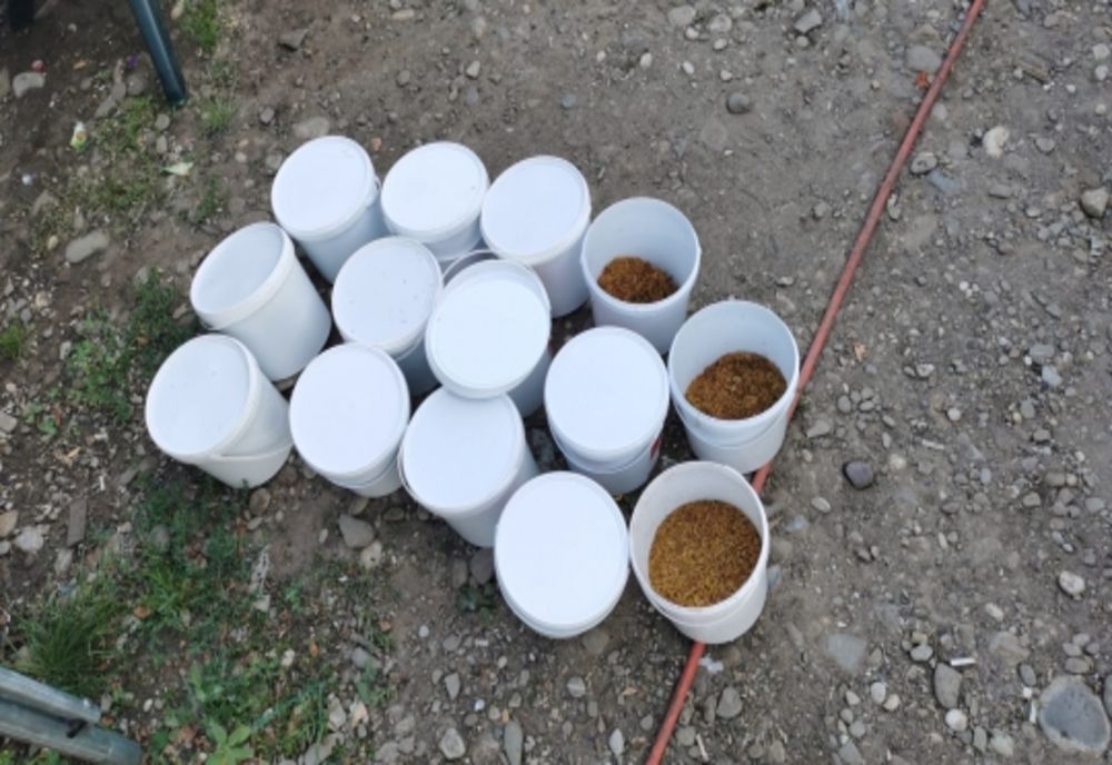 Percheziții în mai multe județe la persoane bănuite de comercializare ilegală de tutun