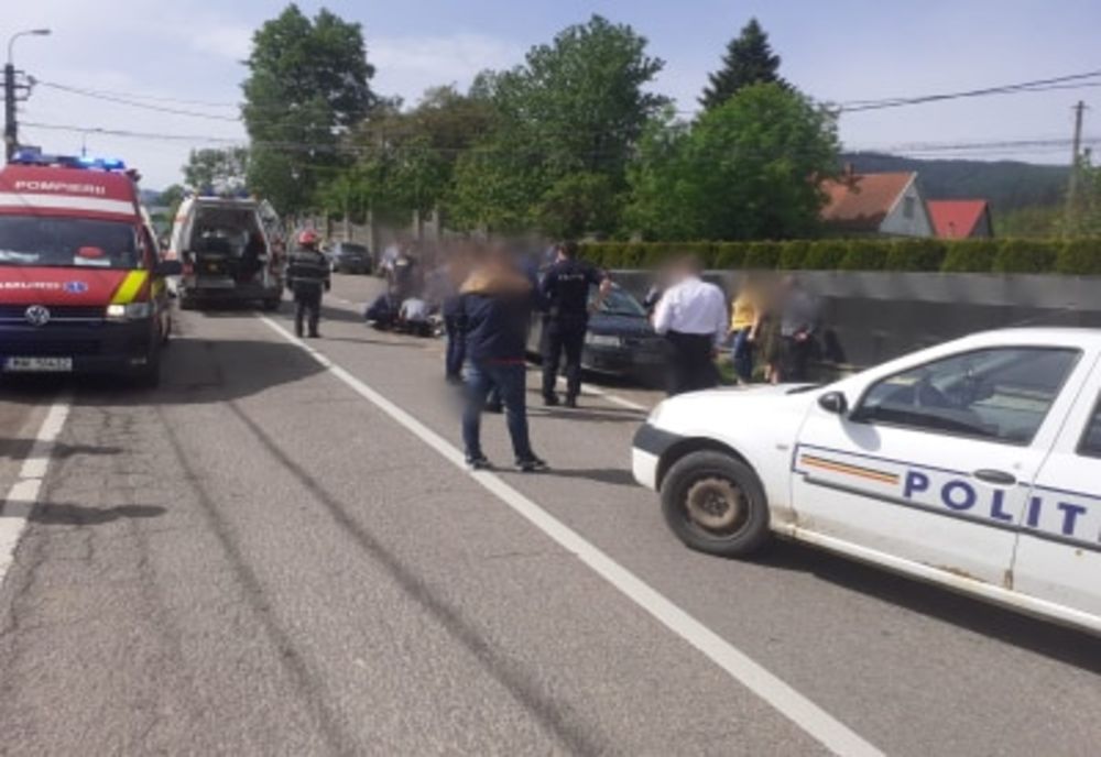Accident grav pe raza localității Putna. O femeie și o fetiță au fost lovite de un autoturism FOTO