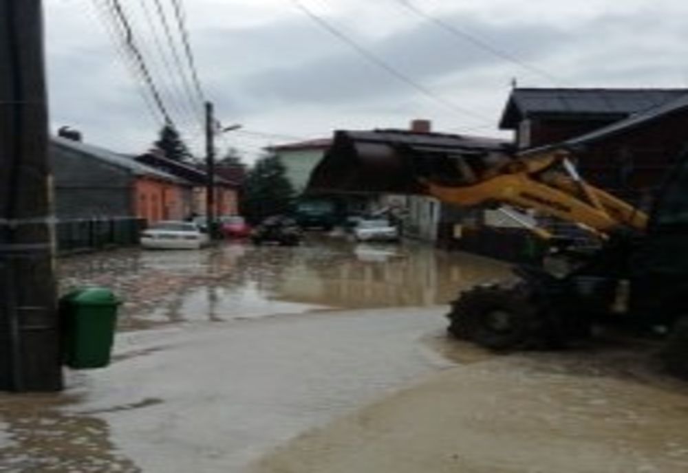 Pompierii suceveni au intervenit în ultimele 48 de ore la peste o sută de intervenții pentru evacuarea apei 