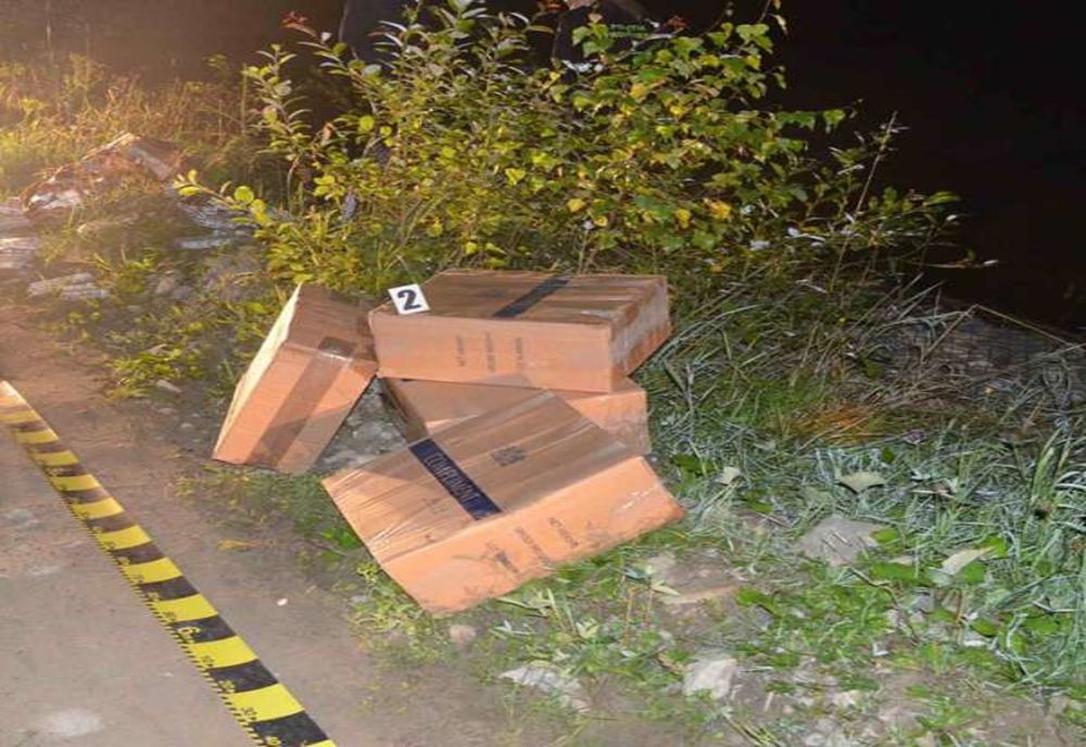 Focuri de armă pe granița cu Ucraina. Contrabandiștii au abandonat marfa și au fugit (FOTO/VIDEO)