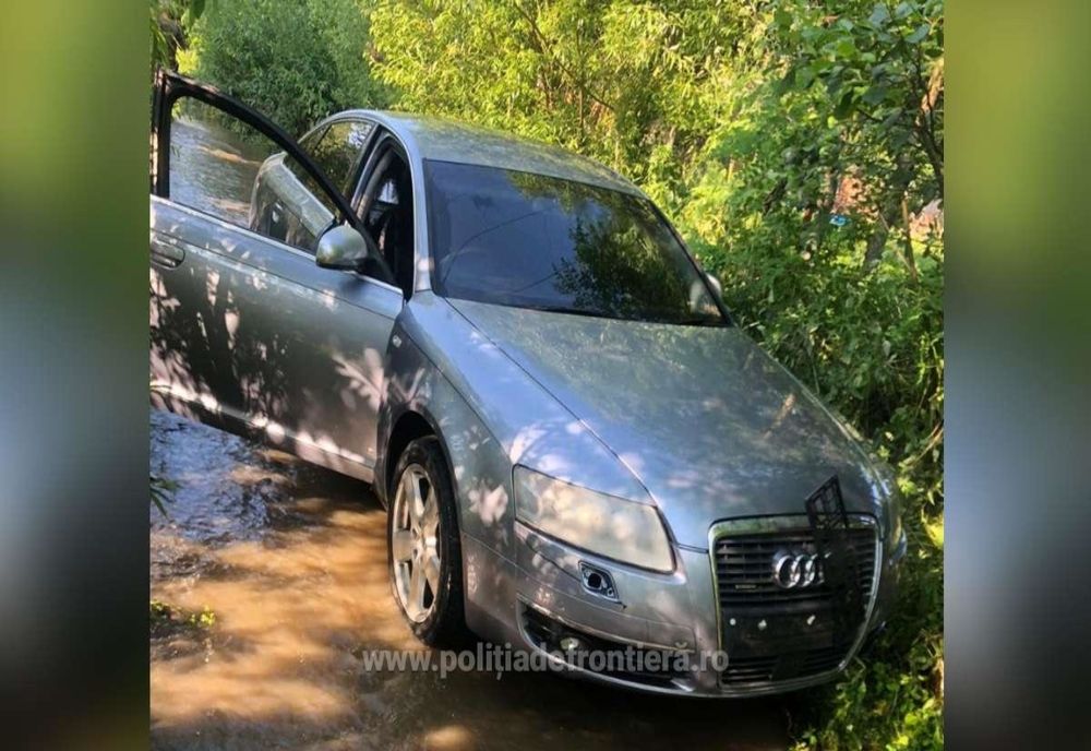 Contrabandiștii de tutun au abandonat o mașină cu 6.000 de pachete de țigări (VIDEO)