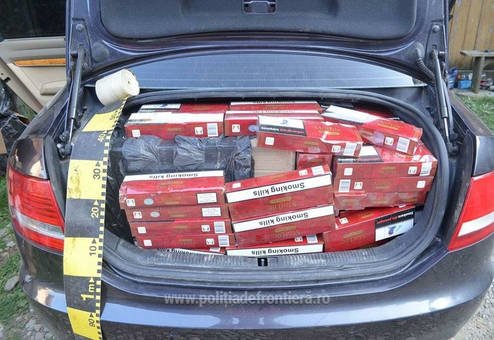 Aproximativ 30.000 pachete țigări și trei autoturisme, confiscate în Suceava