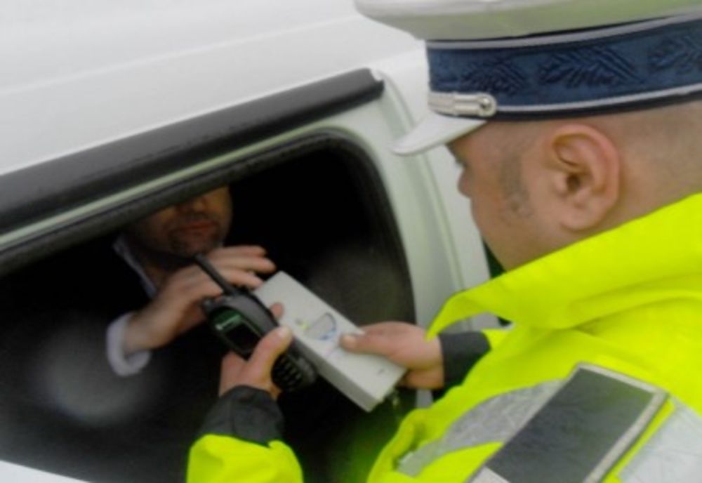 Peste 400 de șoferi testați cu aparatul etilotest în doar două zile