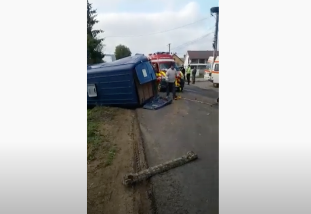 Trei adulți și patru copii, răniți în urma unui accident rutier