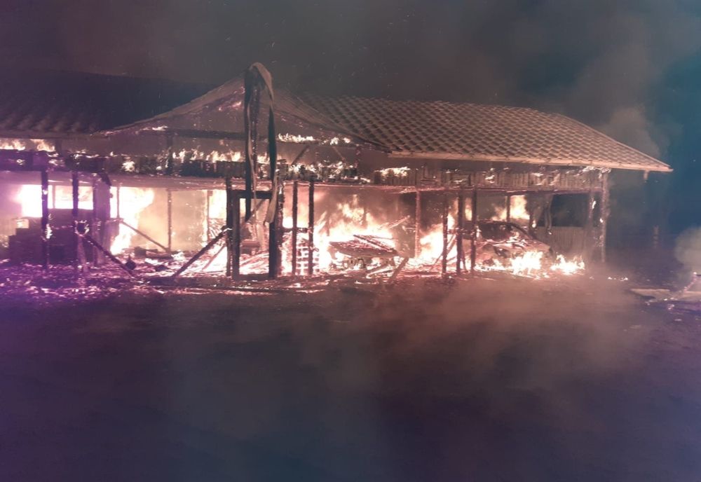 Incendiu devastator în comuna Șaru Dornei (FOTO)