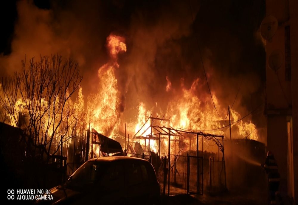 Incendiu în Molid (FOTO)