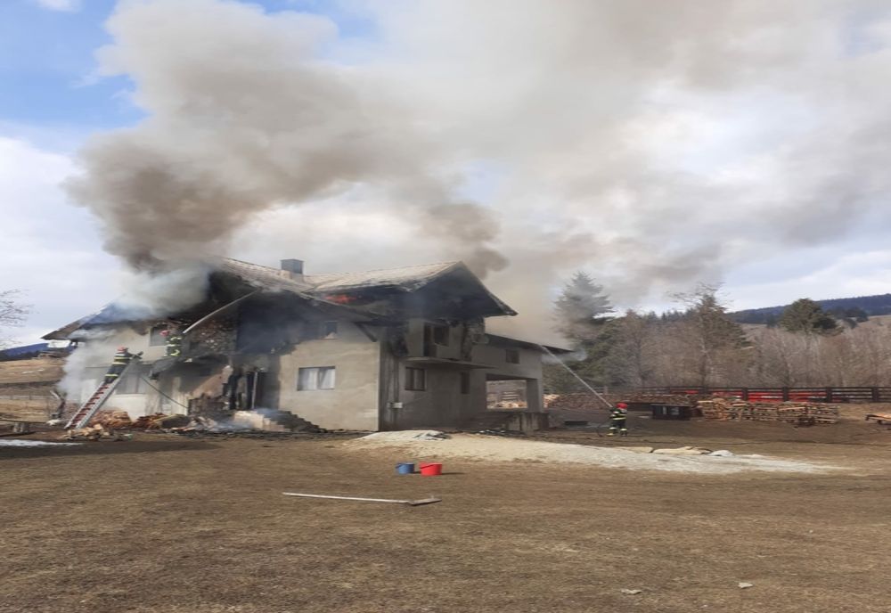 Incendiu la o gospodărie din Prisaca Dornei