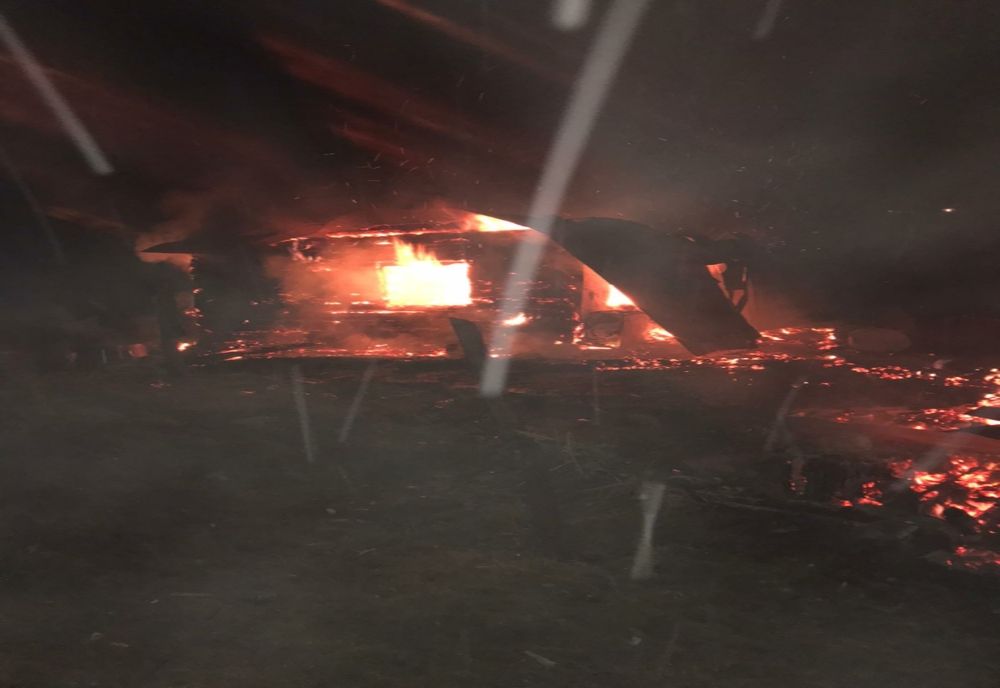 Locuință făcută scrum în Panaci! Incendiul a pornit de la un scurtcircuit