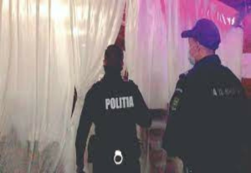 Eveniment privat cu 100 de invitați, întrerupt de polițiști