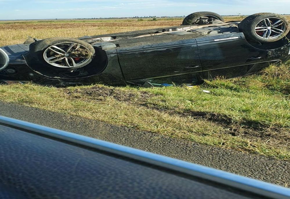 Un ieșean s-a răsturnat cu mașina în Ciocănești