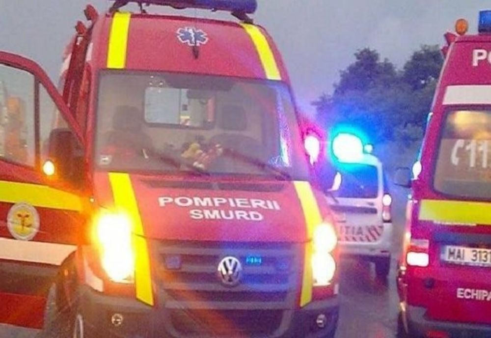 Motivul pentru care un tânăr de 25 de ani a intrat pe contrasens și a tamponat frontal o mașină. Trei persoane au ajuns la spital