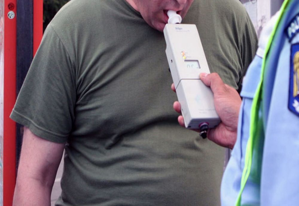 Șofer din Botoșani, prins băut la volan în Suceava