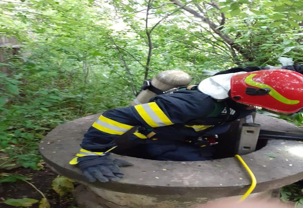 Femeie găsită fără suflare într-o fântână