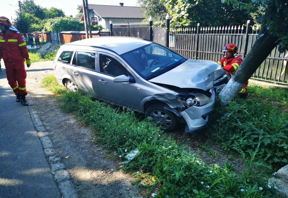 Accident la Bănești! O persoană a ajuns la spital