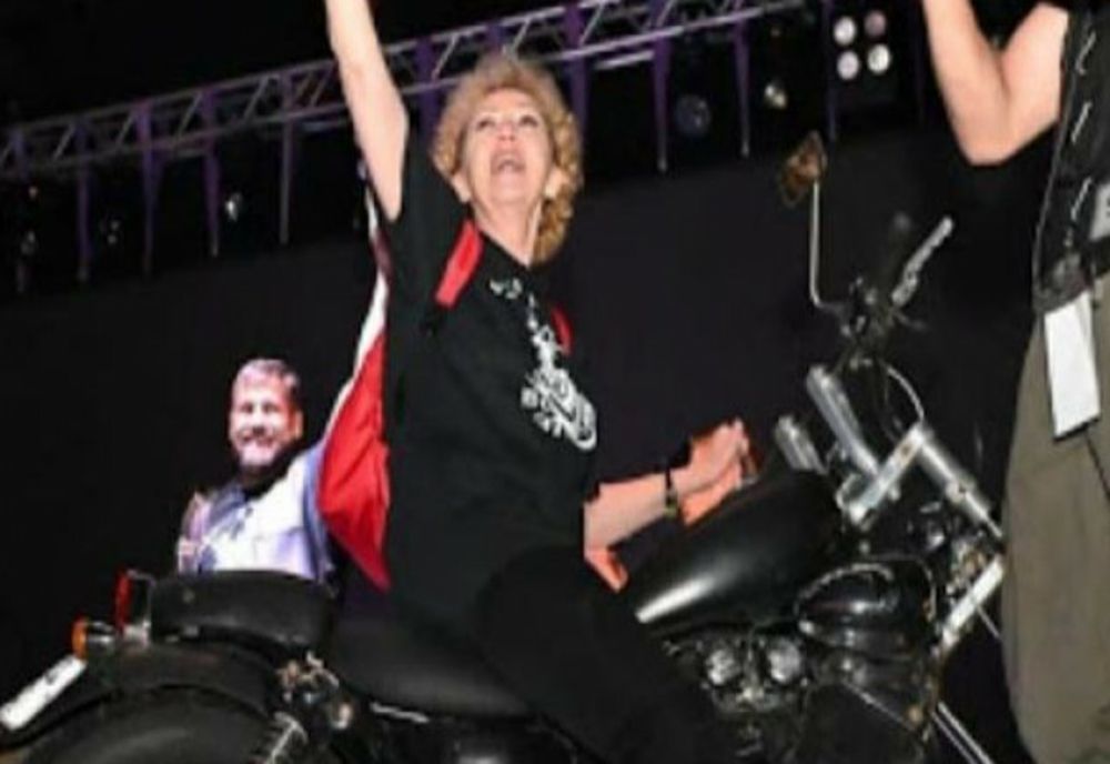 Viceprimarul din Suceava a câștigat o motocicletă la o tombolă organizată de primărie