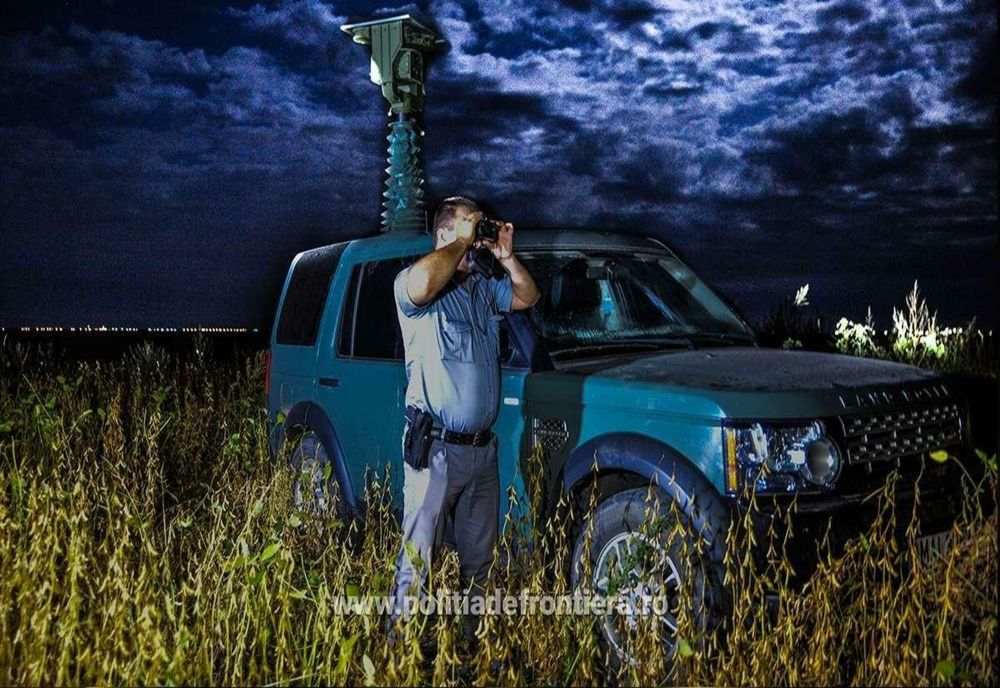 Doi algerieni opriţi la frontiera de nord a țării