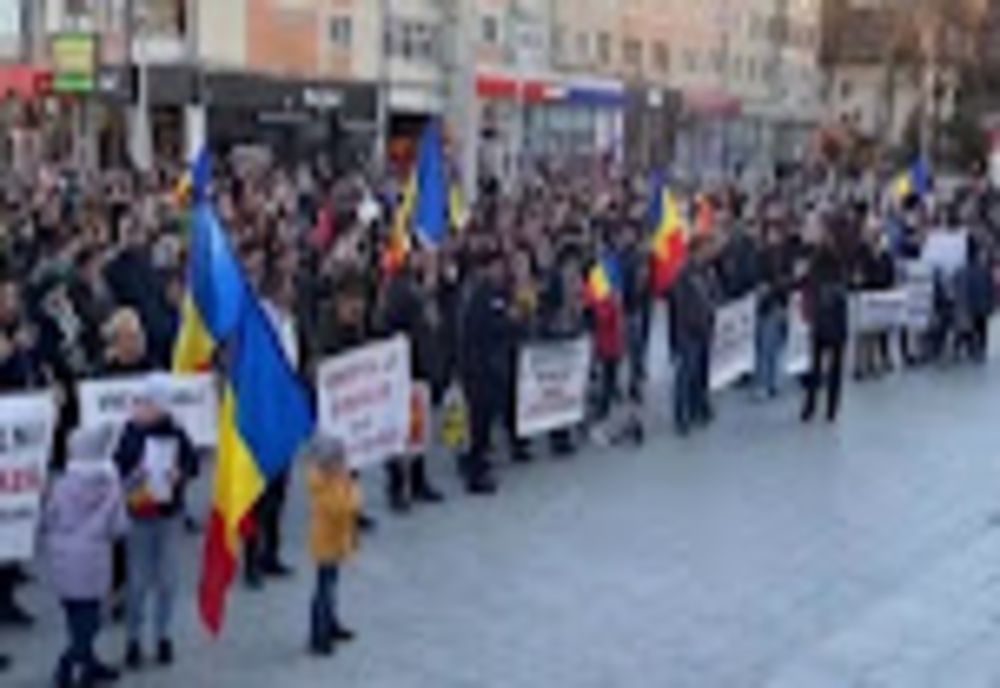 VIDEO - Protest masiv la Suceava față de certificatul verde și cursurile online