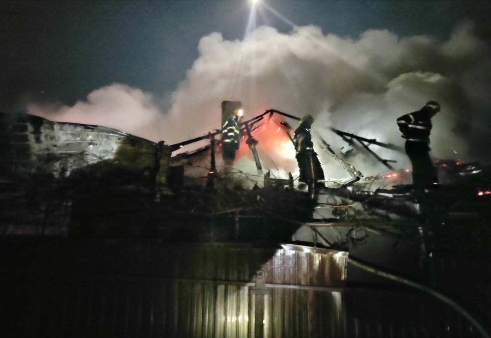 Incendiu în localitatea Petia