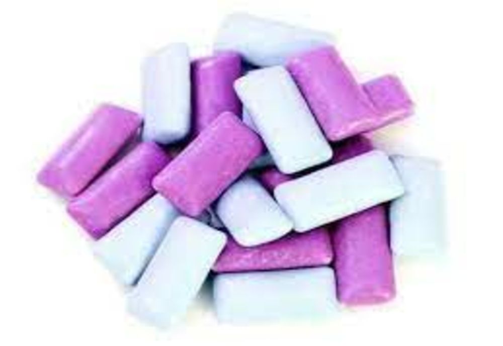 Ce se întâmplă când înghiți guma de mestecat