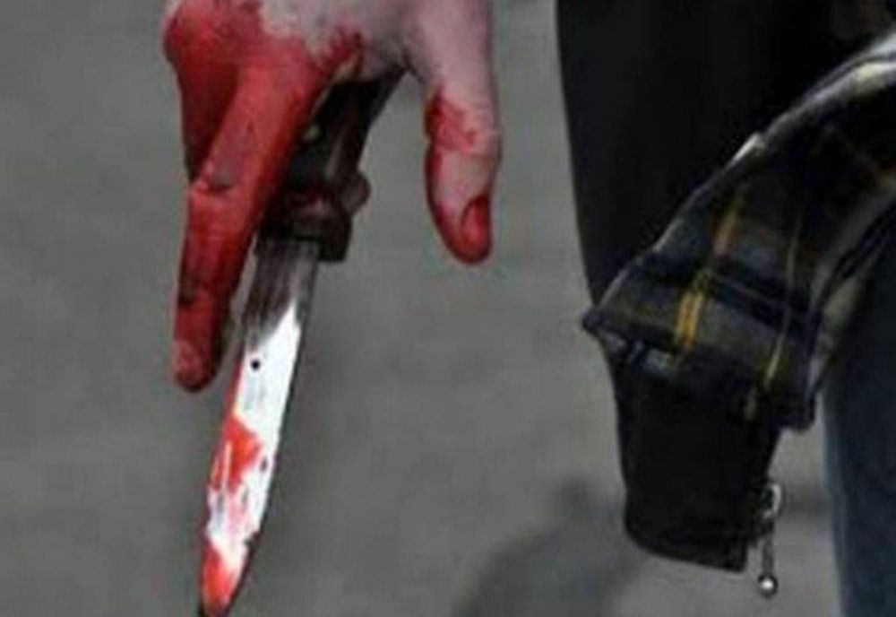 Un bărbat care se afla în carantină a fost încătușat de către jandarmi după ce a amenințat doi minori cu un cuțit