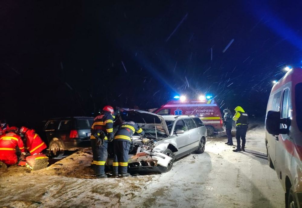 O persoană și-a pierdut viața și două au fost rănite în urma unui accident rutier produs în județul Suceava