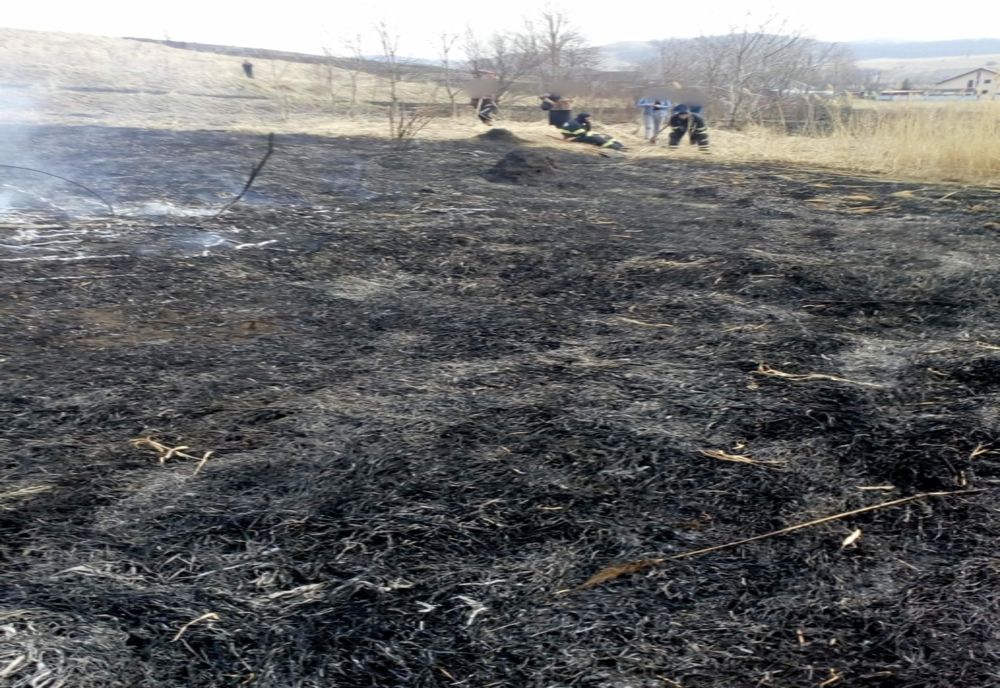 Anexă gospodărească făcută scrum și 15 hectare dee vegetație arse