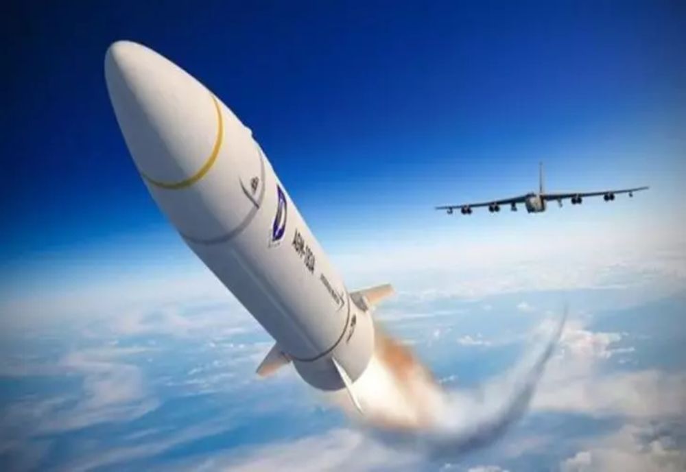 Bomba hipersonică, testată cu succes de Armata americană: A fost atinsă de 5 ori viteza sunetului - VIDEO