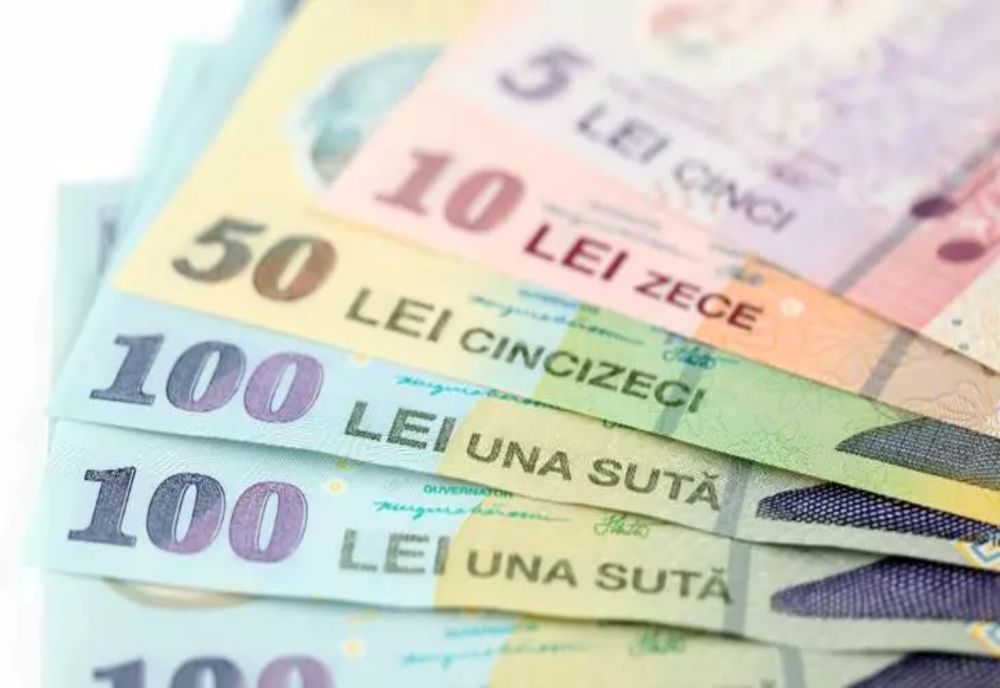 Cum și-au cheltuit românii banii în 2021? Peste 33% din cheltuieli au fost pentru taxe, impozite și asigurări sociale