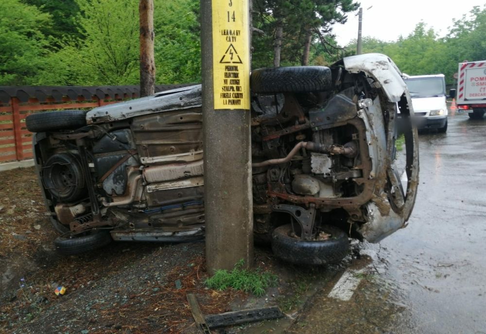 Cascadorie periculoasă! Șoferița a ajuns la spital!-FOTO