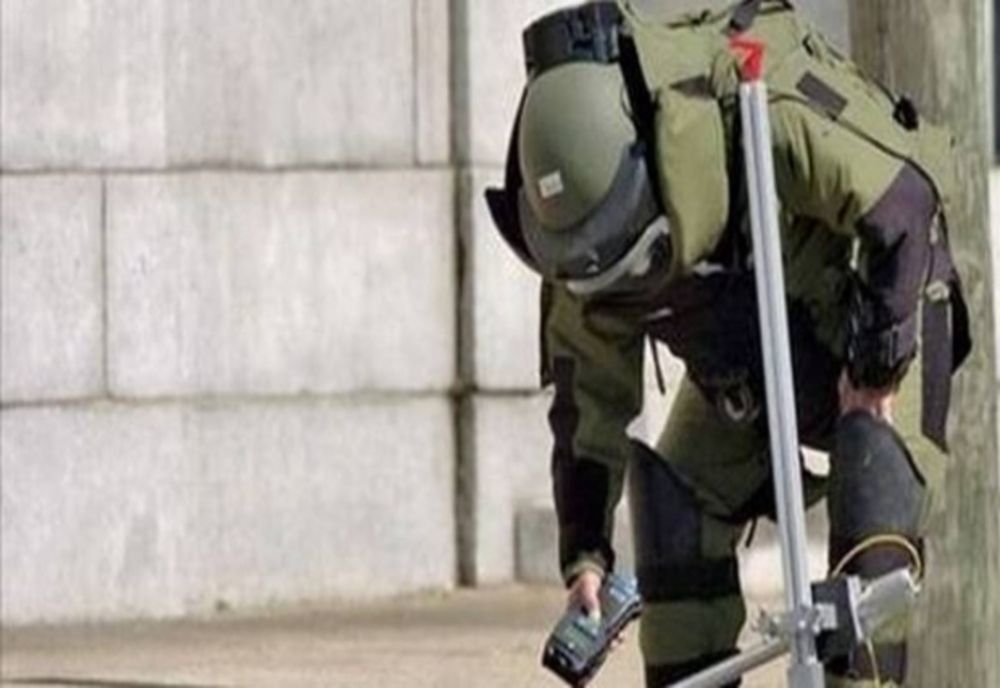 Servietă suspectă lângă sediul Poliției Municipale din Suceava! S-a solicitat intervenția pirotehniștilor